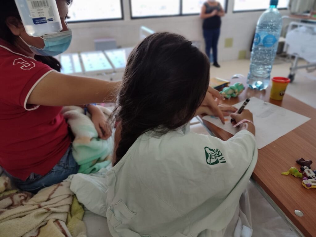 Niñas Y Niños Hospitalizados En Hgr No 01 “morelos” Del Imss En Chihuahua Toman Su Primer Día 5986